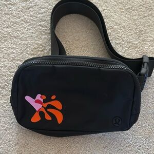 Lululemon everywhere belt bag